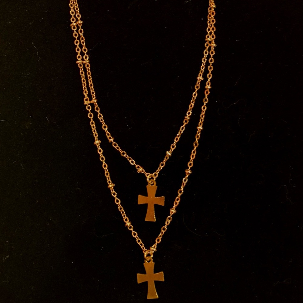 Vanessa Mooney layered cross necklace in gold - 2 necklaces 1 closure